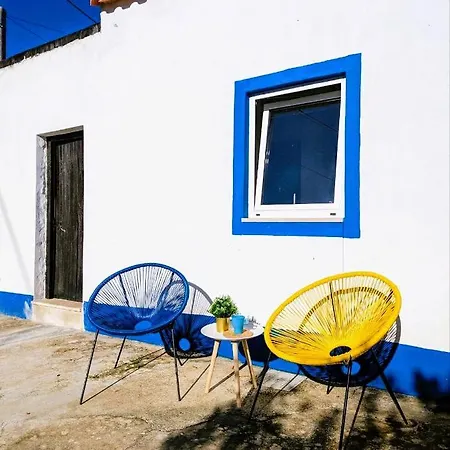 Cozy 3 Br - Close To *