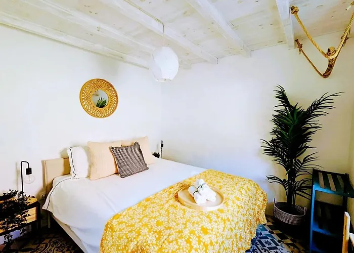 Cozy 3 Bedroom - Close To